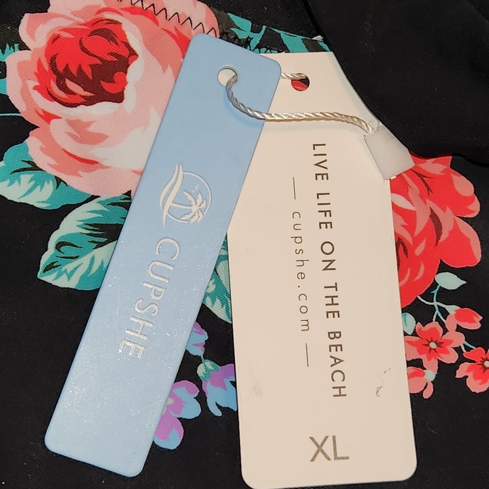NWT Women's Cupshe Swimwear Size XL 2Piece Connected At Bra Black Floral - Picture 5 of 7